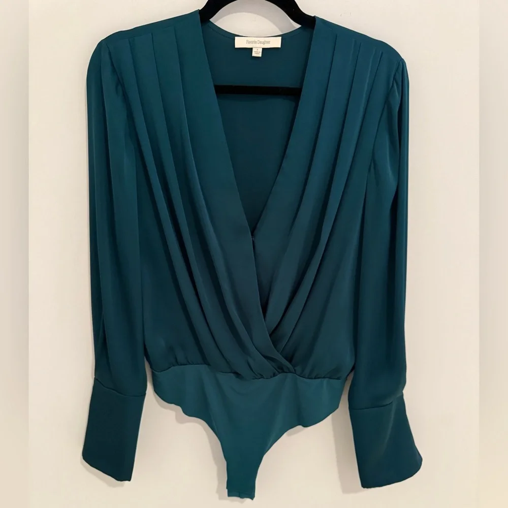 Favorite Daughter The Date Top - Picture 4 of 10